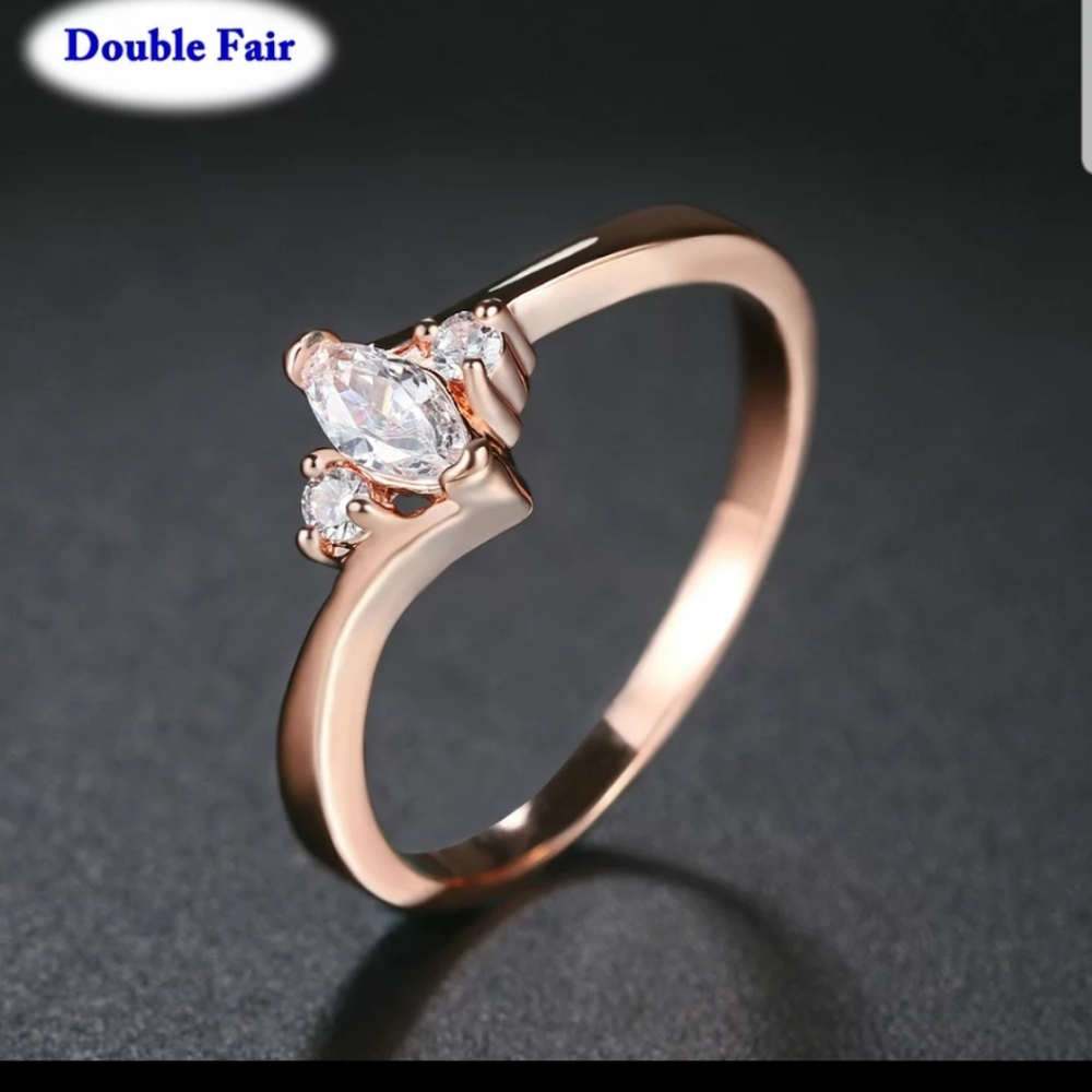 NEW 18k Rose gold Plated cubic Zirconia ring - Picture 2 of 4
